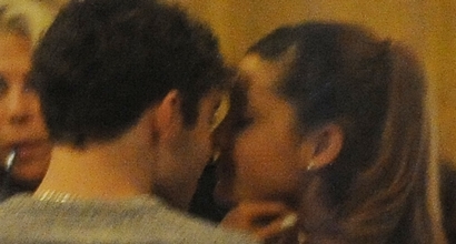 Ariana Grande Kissing A Girl 2