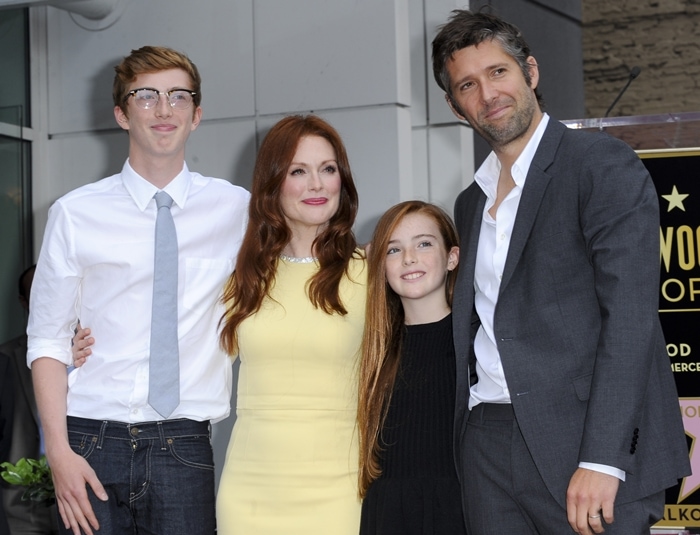 Julianne Moore with her husband Bart Freundlich, daughter Liv Helen Moore Freundlich, and son Caleb Freundlich