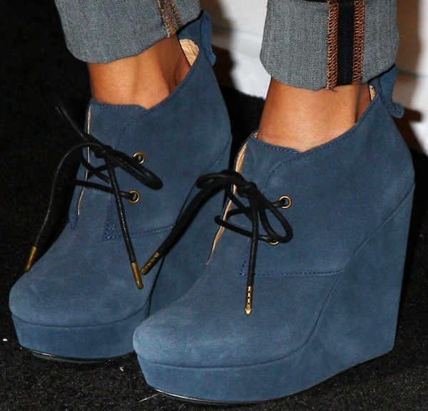 Hayden Panettiere wearing Koolaburra 'Katelyn' booties