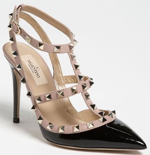 Valentino Rockstud Pumps in Black/Nude