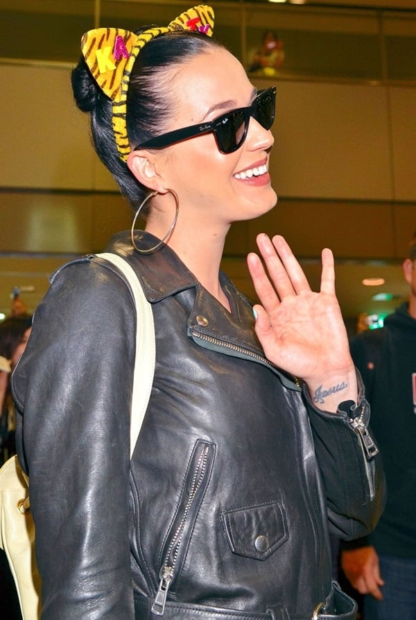 Katy Perry arrives at Narita International Airport