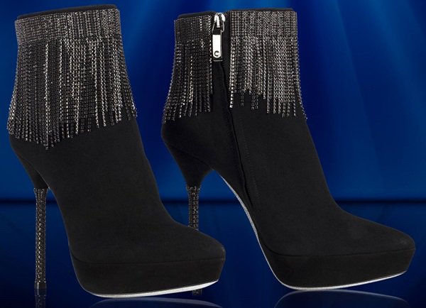 Carrie Underwood's black booties are available at Loriblu
