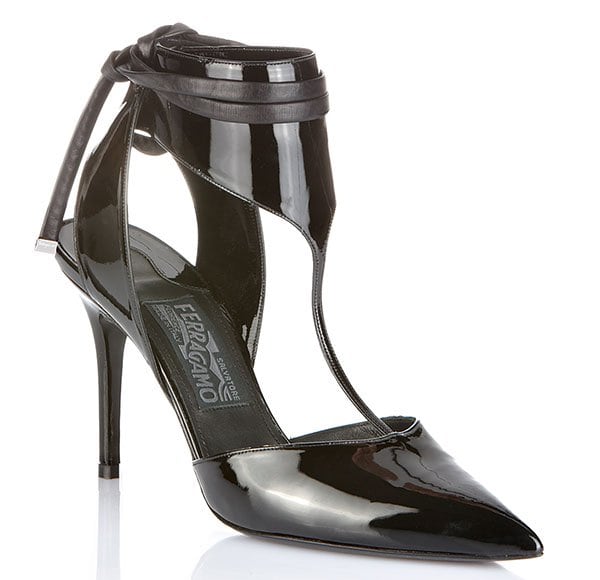 Salvatore Ferragamo T-Stap Pumps Black