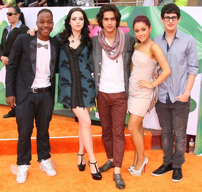 Victorious cast members Leon Thomas III, Elizabeth Gillies, Avan Jogia, Ariana Grande, and Matt Bennett