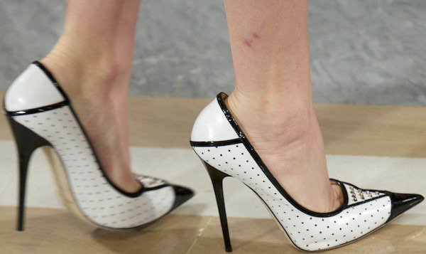 Jennifer Lawrence wearing black-and-white "Daiquiri" pumps