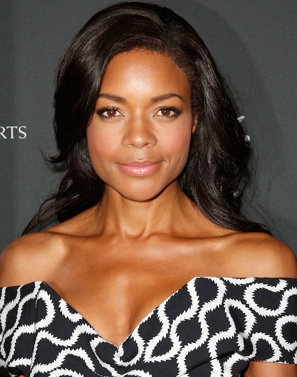 Naomie Harris wears her dark hair down at a recent award ceremony