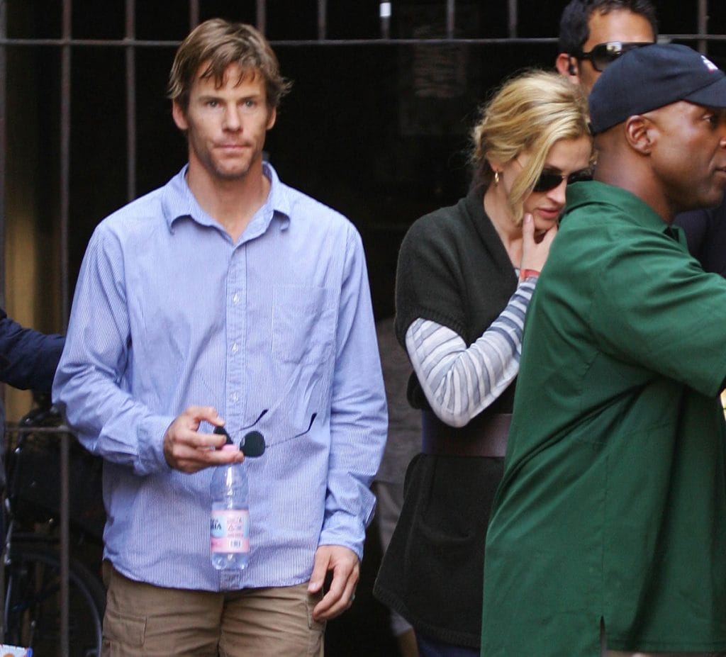 How Julia Roberts and Danny Moder Met and Stayed Married 20 Years