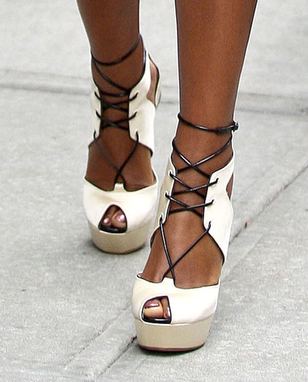 Gabrielle Union's hot feet in lace-up shoes