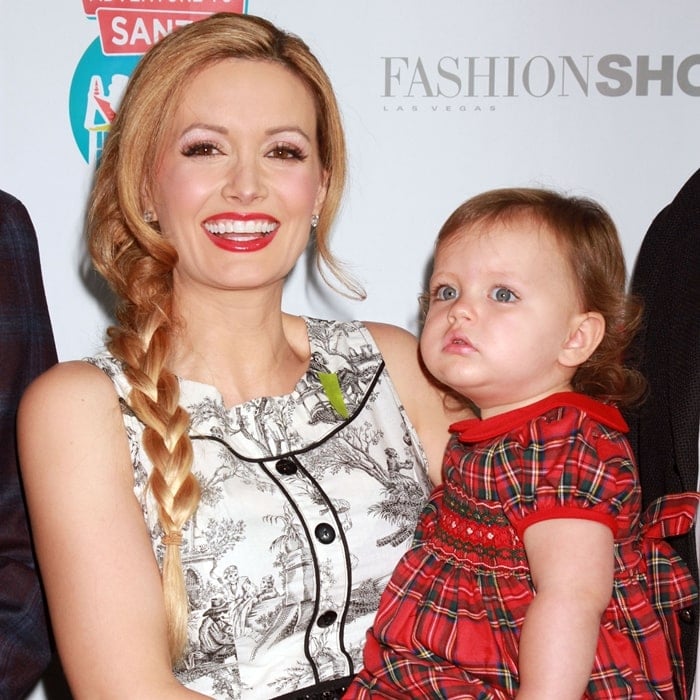 Holly Madison and her daughter Rainbow Aurora Rotella in November 2014