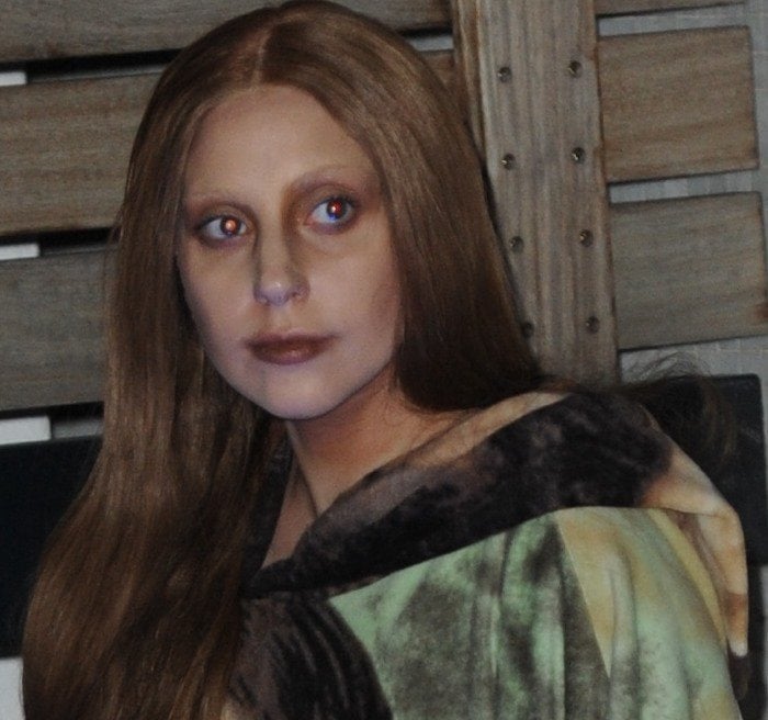 Lady Gaga Looks Disturbingly Like “Mona Lisa” In Crazy Heels