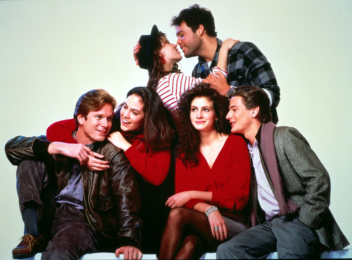 The cast of Mystic Pizza includes Annabeth Gish, Julia Roberts, Lili Taylor, Vincent D'Onofrio, William R. Moses, and Adam Storke