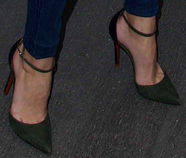 Olivia Palermo's feet in olive ankle strap pumps