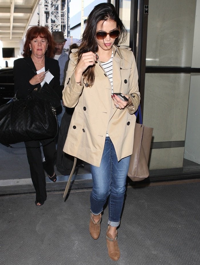 Jenna Dewan wearing a nautical striped tee worn over skinny jeans that were folded up at the ankles