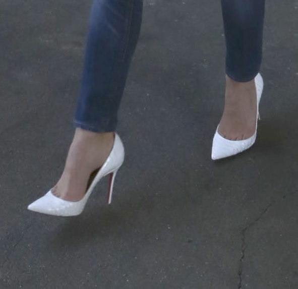 Keri Russell's feet in white pointed-toe pumps
