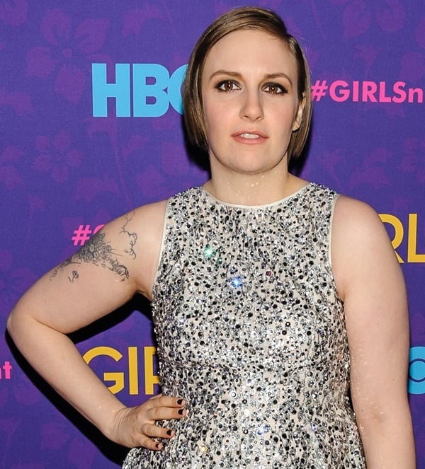 Lena Dunham wears her hair down at the "Girls" Season 3 premiere