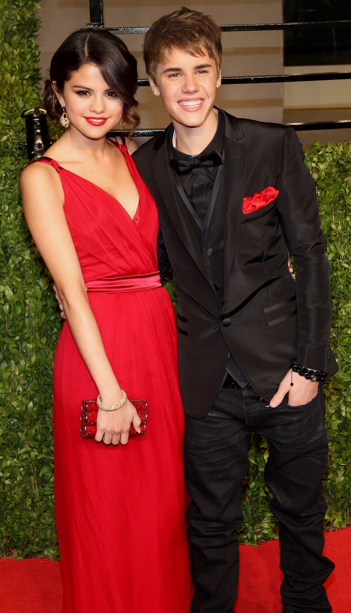 Selena Gomez and Justin Bieber looked almost the same height at the 2011 Vanity Fair Oscar Party