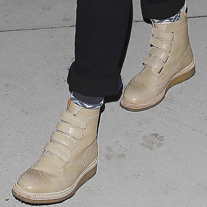 Jessica Alba wearing Weber Hodel Feder brogue boots