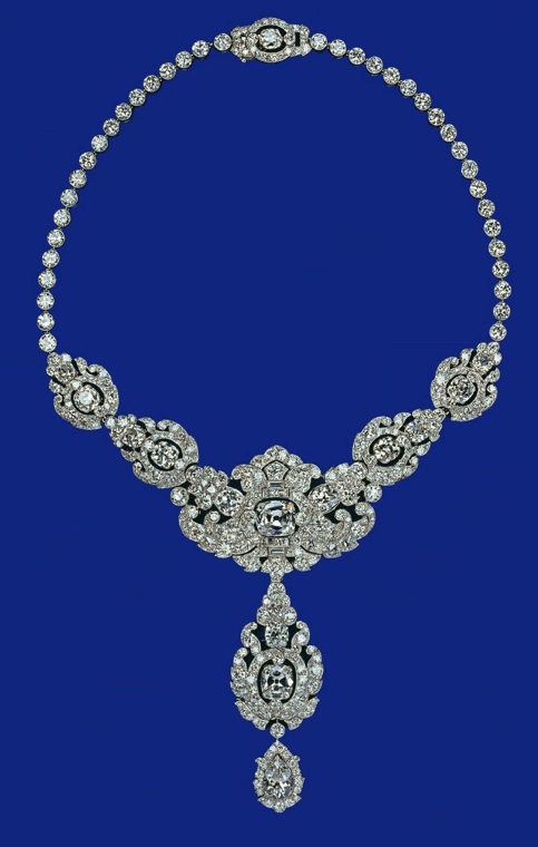 The Nizam of Hyderabad necklace was a gift from the Nizam of Hyderabad in 1947