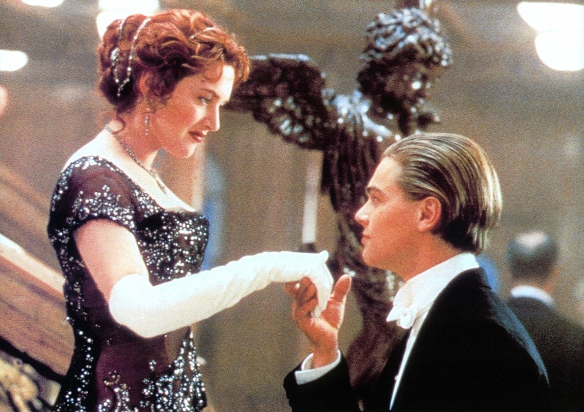 Knowing they'd be filming nude scenes for Titanic, to break the ice Kate Winslet flashed Leonardo DiCaprio when meeting him for the first time