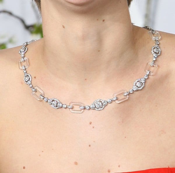 Jennifer Lawrence wears a carved rock crystal Neil Lane necklace in platinum with 100ct of diamonds