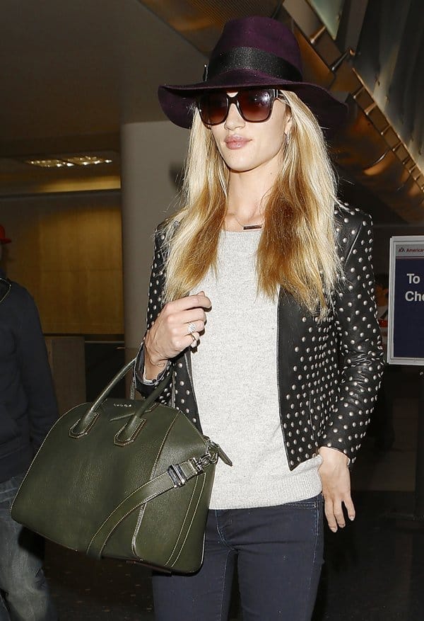 Rosie Huntington-Whiteley shows how to wear Eugenia Kim's Emmanuelle rabbit-felt wide-brimmed fedora