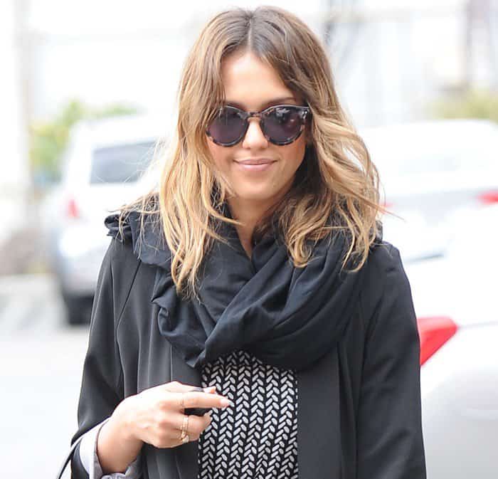 Jessica Alba wears House of Harlow 1960 Carmen sunglasses with a black scarf