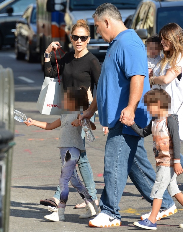 Jennifer Lopez Shopping in Soho