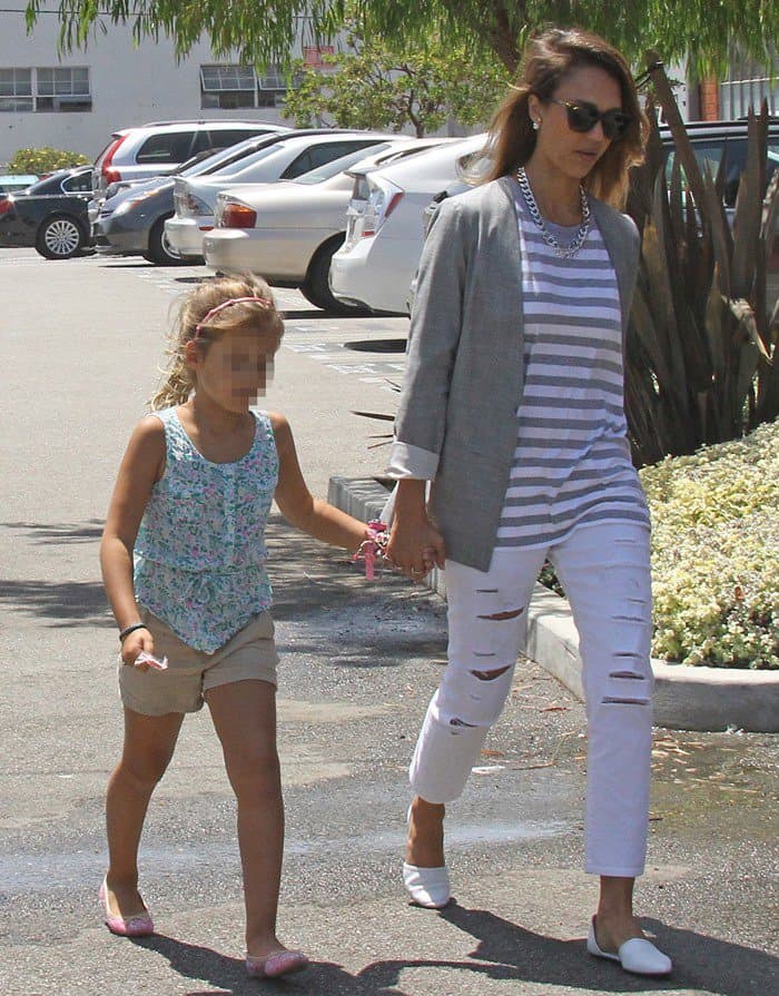 Jessica Alba outside Mrs. Winston's Green Grocery with her daughter, Honor Warren, in Los Angeles
