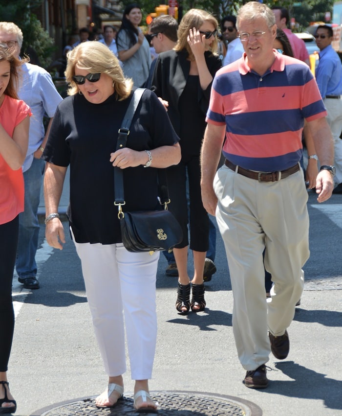 Taylor Swift with her parents Scott Swift and Andrea Finlay in Manhattan