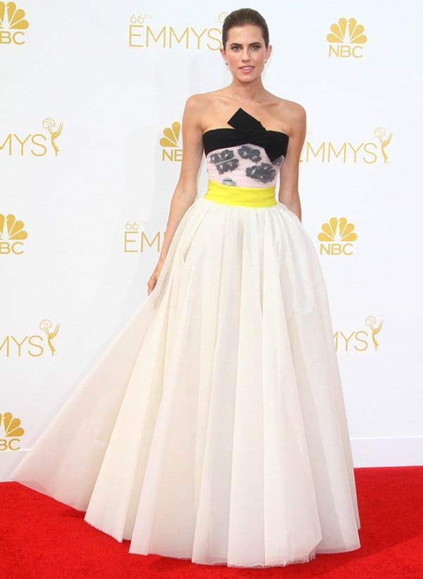 Allison Williams in Giambattista Valli at the 66th Primetime Emmy Awards