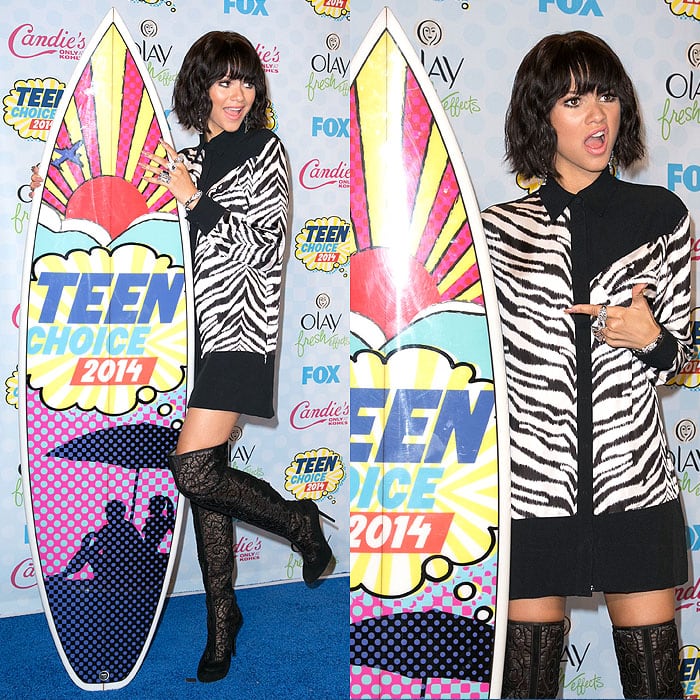 Zendaya posing with her Choice Candie's Style Icon award