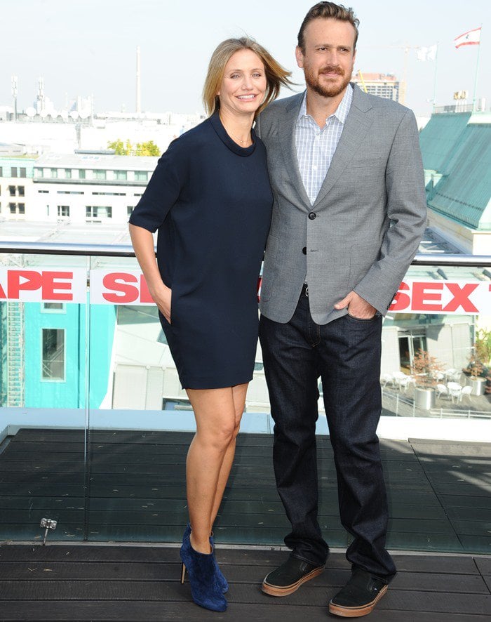 Cameron Diaz donned a sporty navy blue dress by Stella McCartney