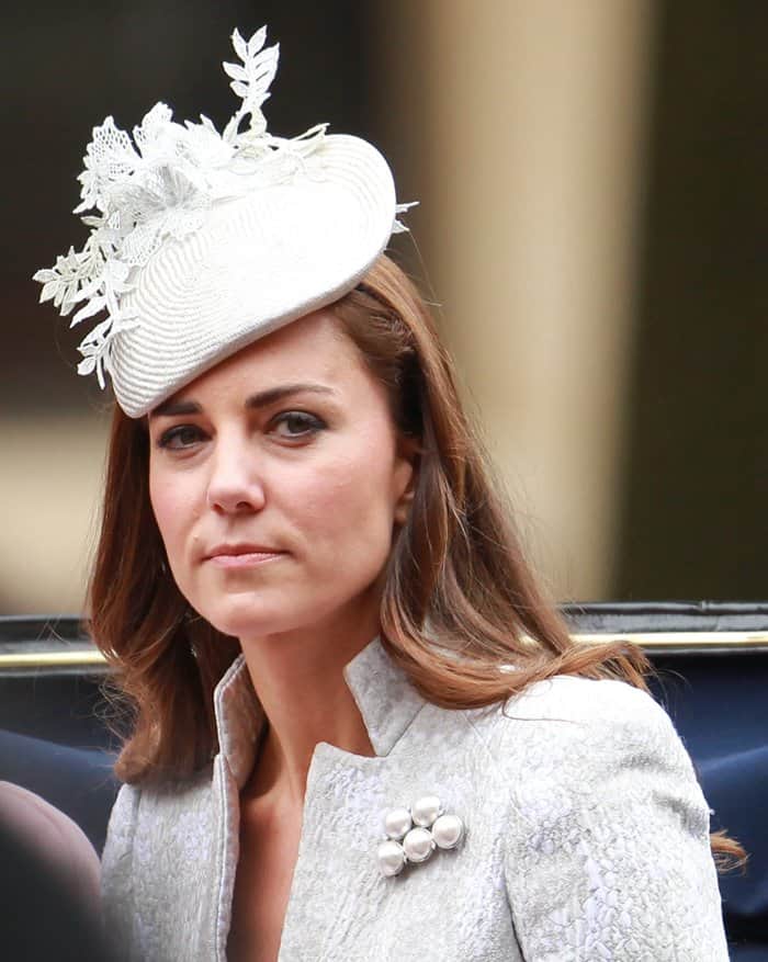 Kate Middleton shows how to wear a pearl cluster brooch