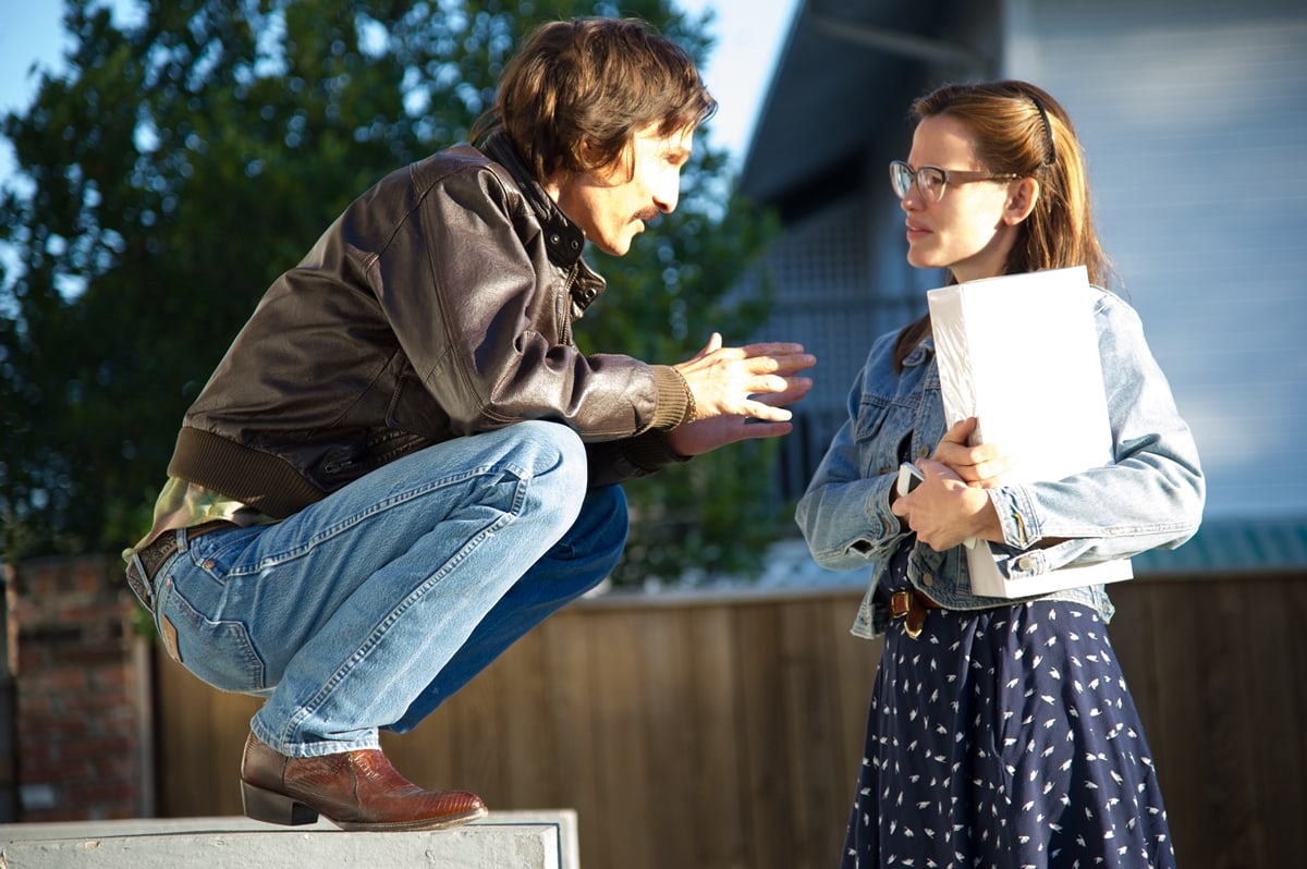 Matthew McConaughey as Ron Woodroof and Jennifer Garner as Dr. Eve Saks in the 2013 American biographical drama film Dallas Buyers Club