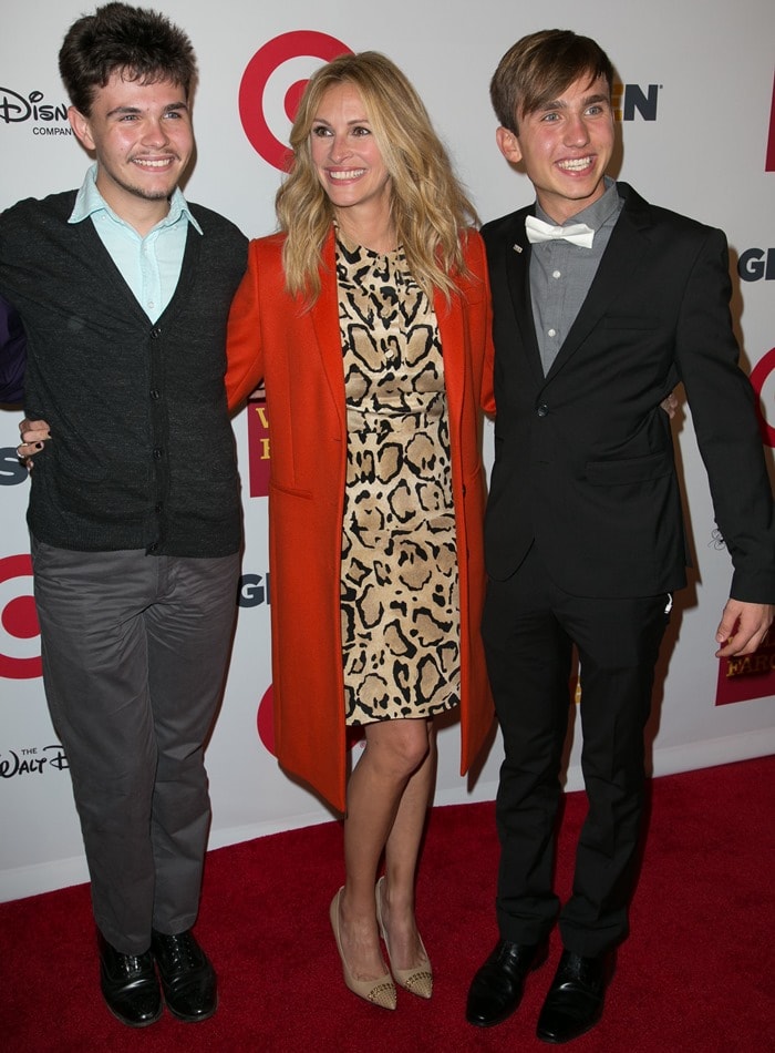Peter Finucane, Julia Roberts, and Mark Pino at the Humanitarian Award at the 2014 GLSEN Respect Awards at the Regent Beverly Wilshire Hotel in Beverly Hills on October 17, 2014