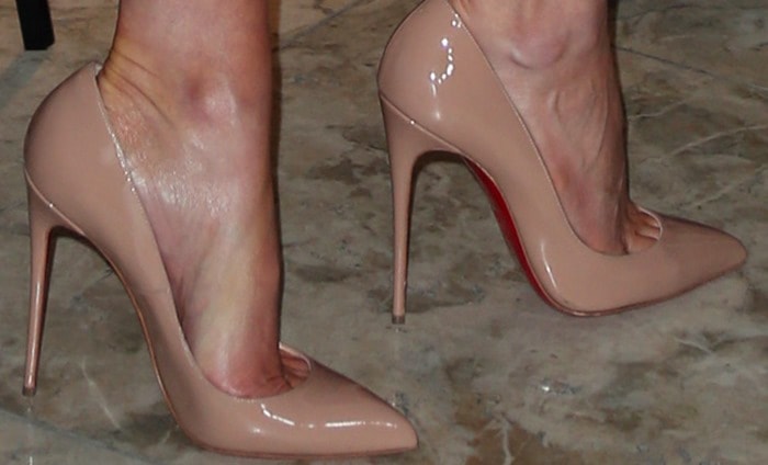 Kate Beckinsale rocking nude “So Kate” pumps by Christian Louboutin