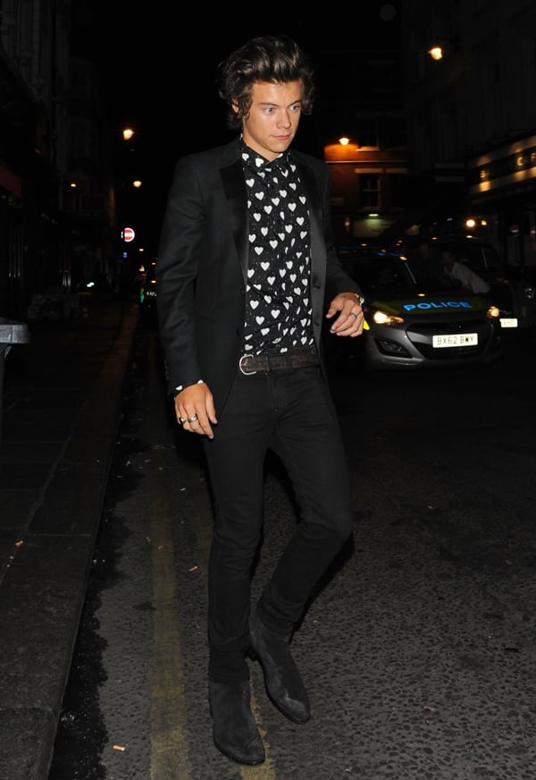 Portico Spild Pioner Harry Styles Just Can't Get Enough of Burberry's Heart Print Shirt