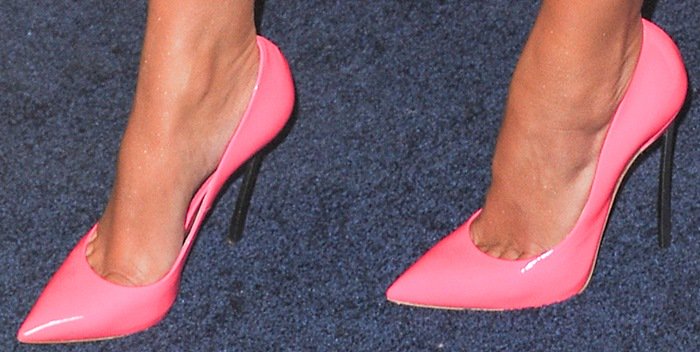 Kim Kardashian reveals toe cleavage in pink Casadei pumps