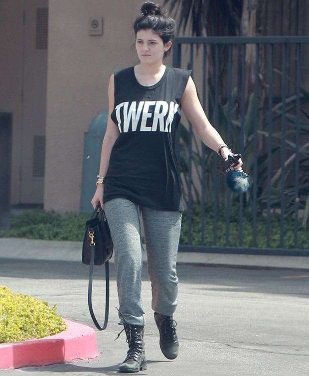 Makeup-free Kylie Jenner leaving the gym wearing a "Twerk" t-shirt