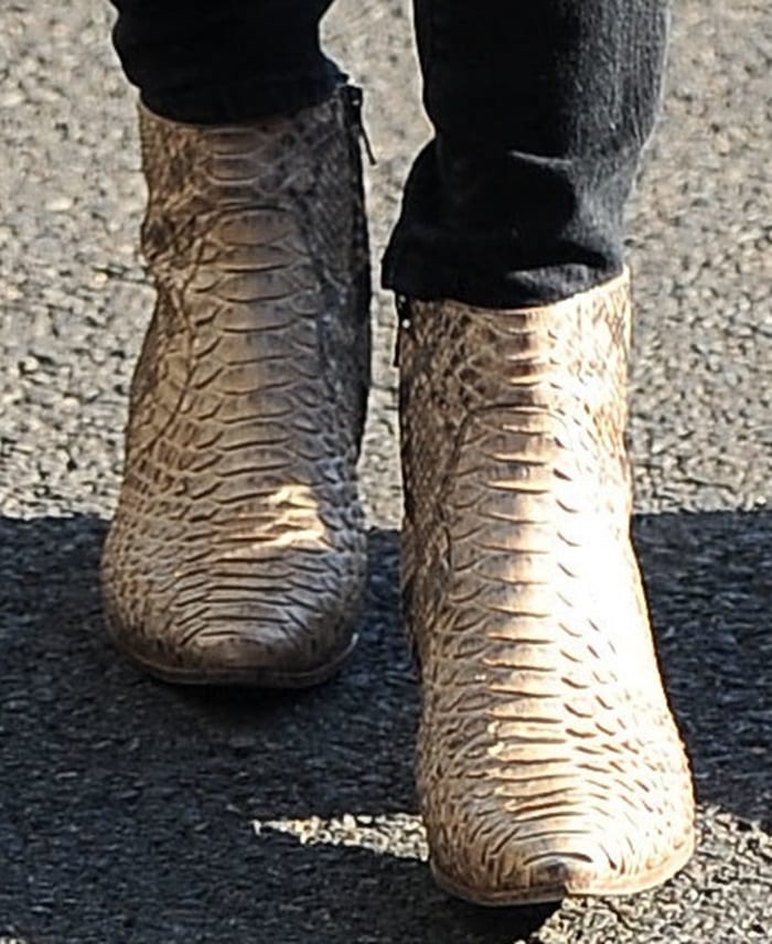 Kendall Jenner rocks Rock ankle boots in honey snake print