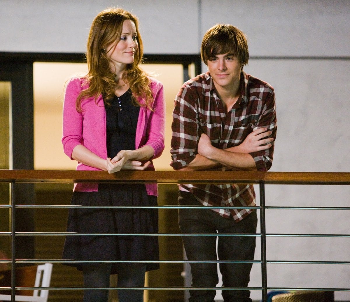 Zac Efron and Leslie Mann in 17 Again, a 2009 American fantasy comedy film directed by Burr Steers