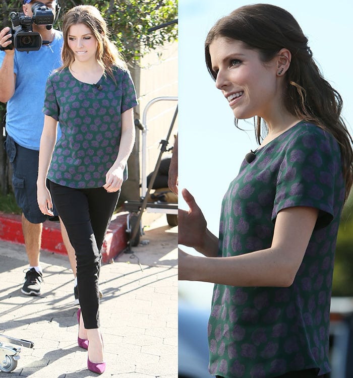 Anna Kendrick's loosely curled locks were worn in a half-up, half-down style