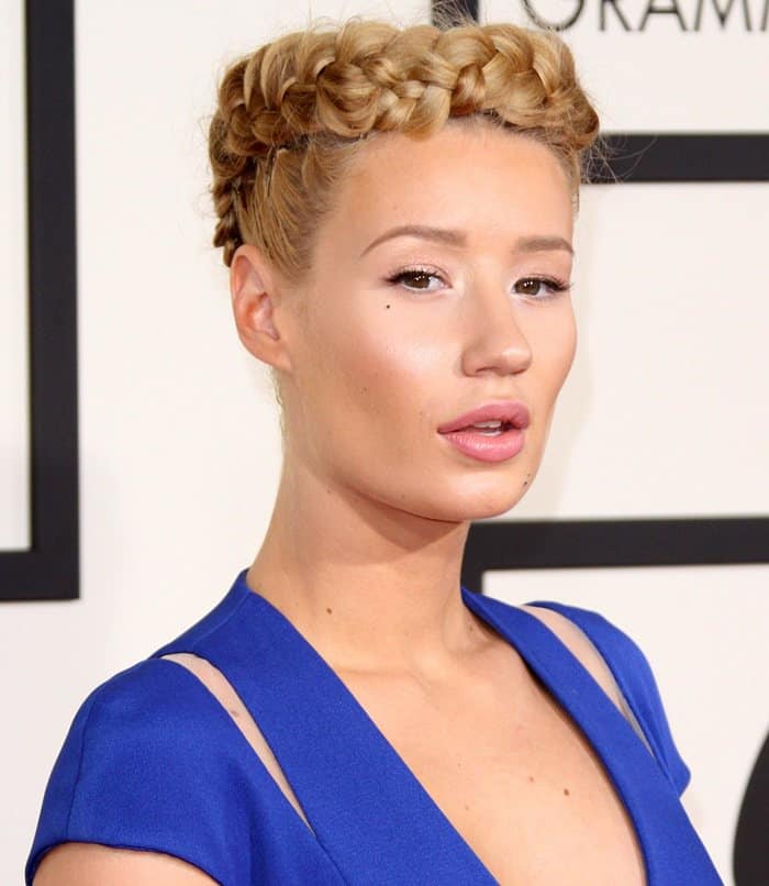 At the 2015 Grammy Awards, Iggy Azalea's hair garnered attention, with her braided crown being compared to bread and noodles