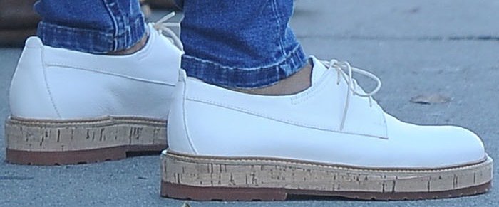 Jessica Alba's white brogues from AGL Attilio Giusti Leombruni