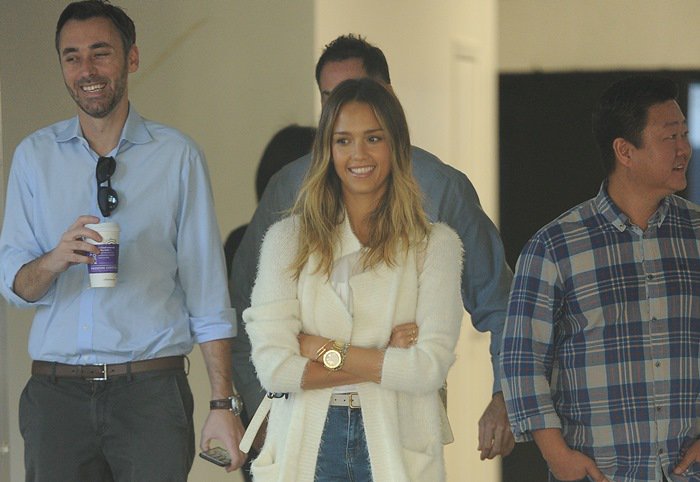 Jessica Alba meets associates to look at retail space in Los Angeles on February 12, 2015