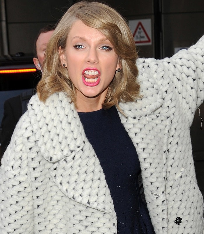 Tailor Swift's thick coat by ASOS