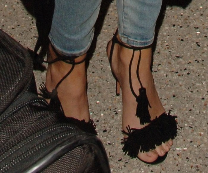 Khloé Kardashian's hot feet in Aquazzura fringe sandals