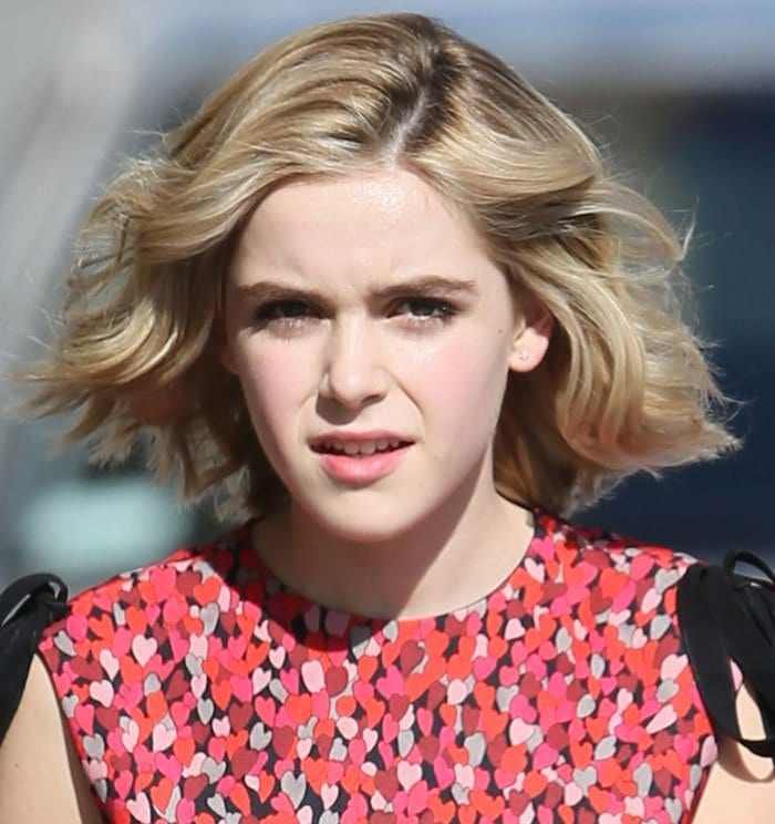 Kiernan Shipka wore her short blonde hair in messy waves 