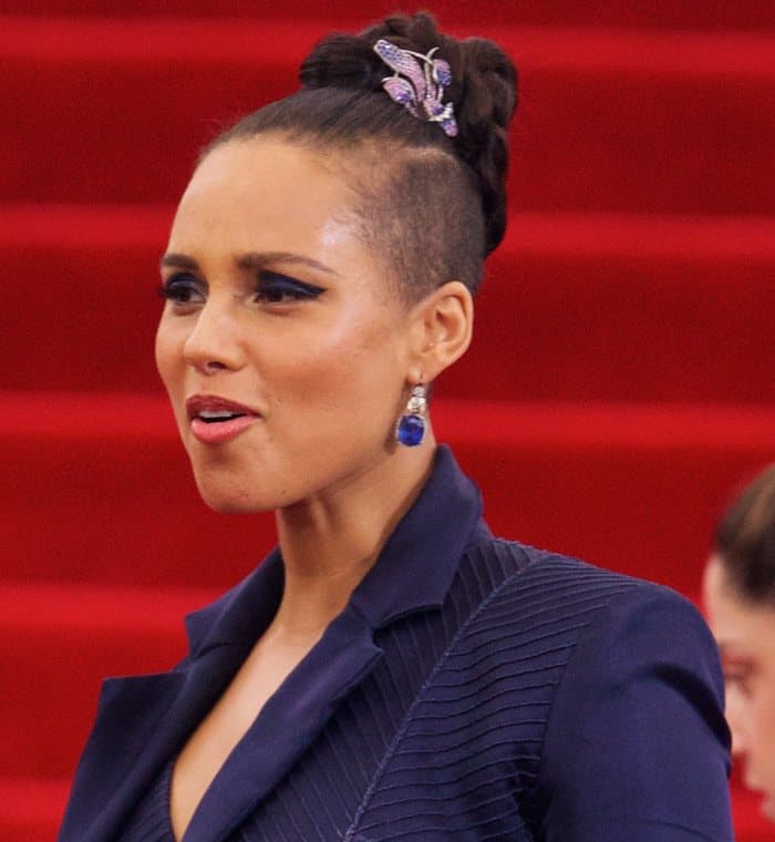 Alicia Keys' Jean Paul Gaultier's Spring 2015 Couture dress was unflattering for her pear-shaped figure