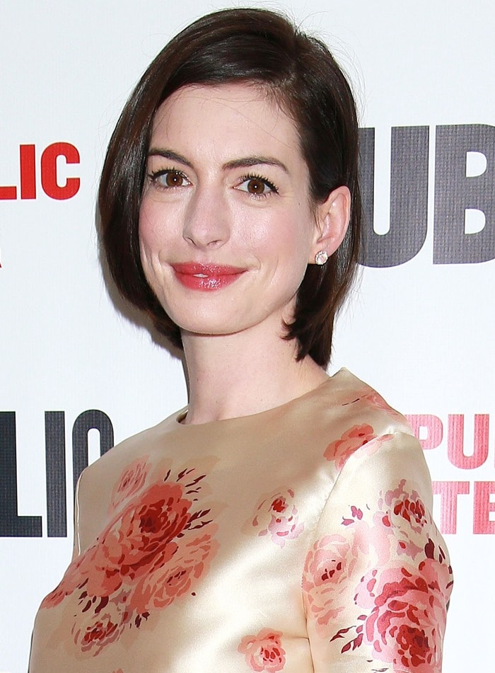 Anne Hathaway dressed like a grandmother at the after-party for the opening of her one-woman show